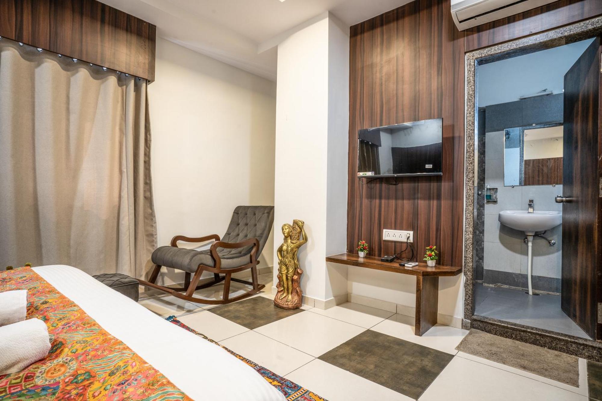 Hotel Naman Udaipur Kültér fotó