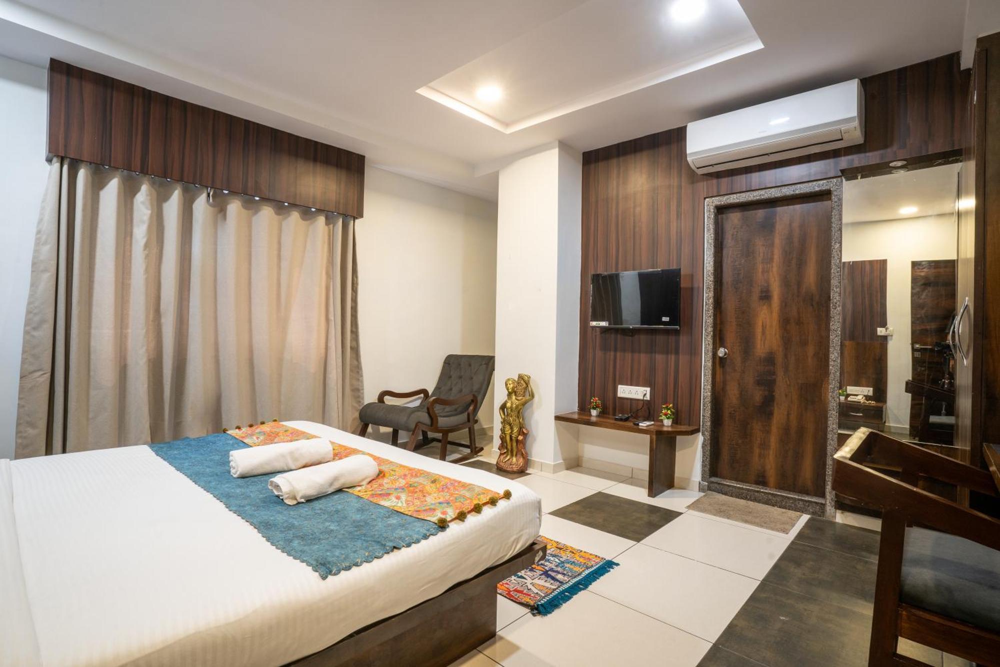 Hotel Naman Udaipur Kültér fotó