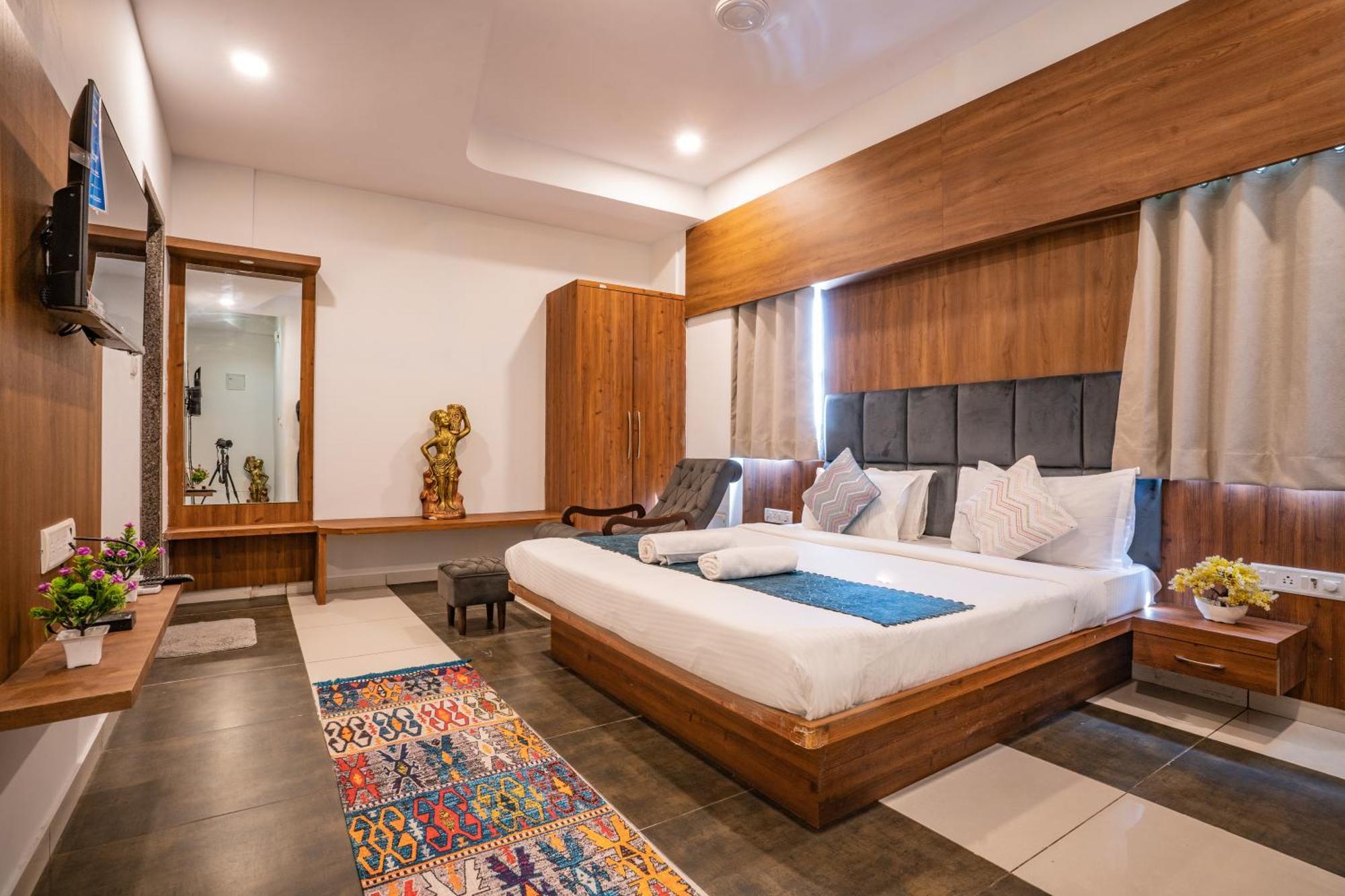 Hotel Naman Udaipur Kültér fotó
