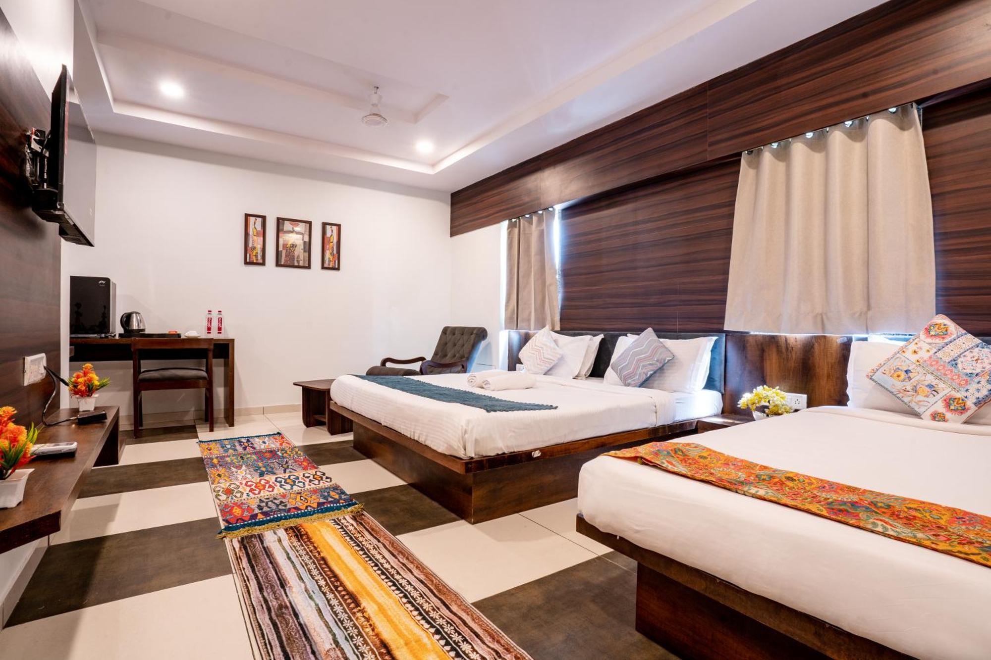 Hotel Naman Udaipur Kültér fotó