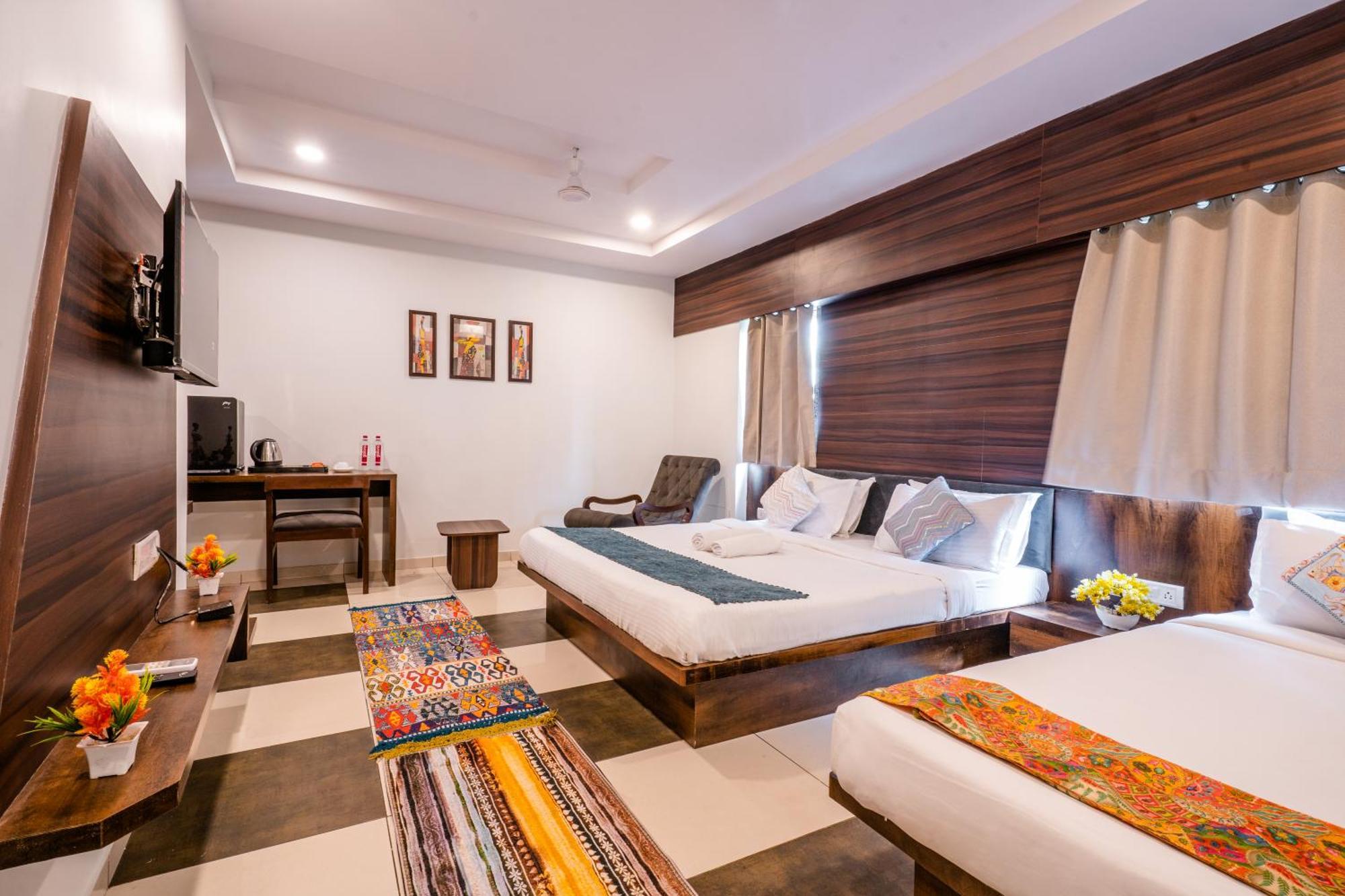 Hotel Naman Udaipur Kültér fotó