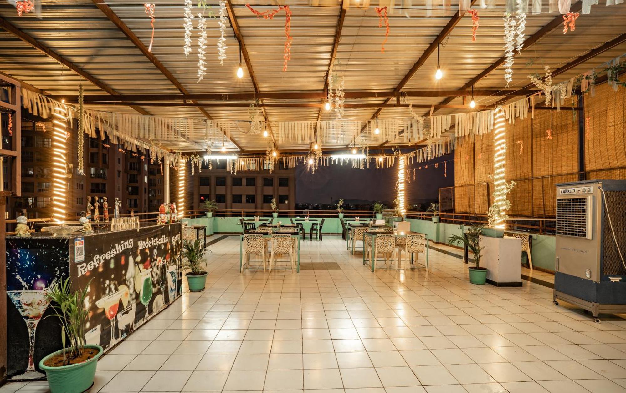 Hotel Naman Udaipur Kültér fotó
