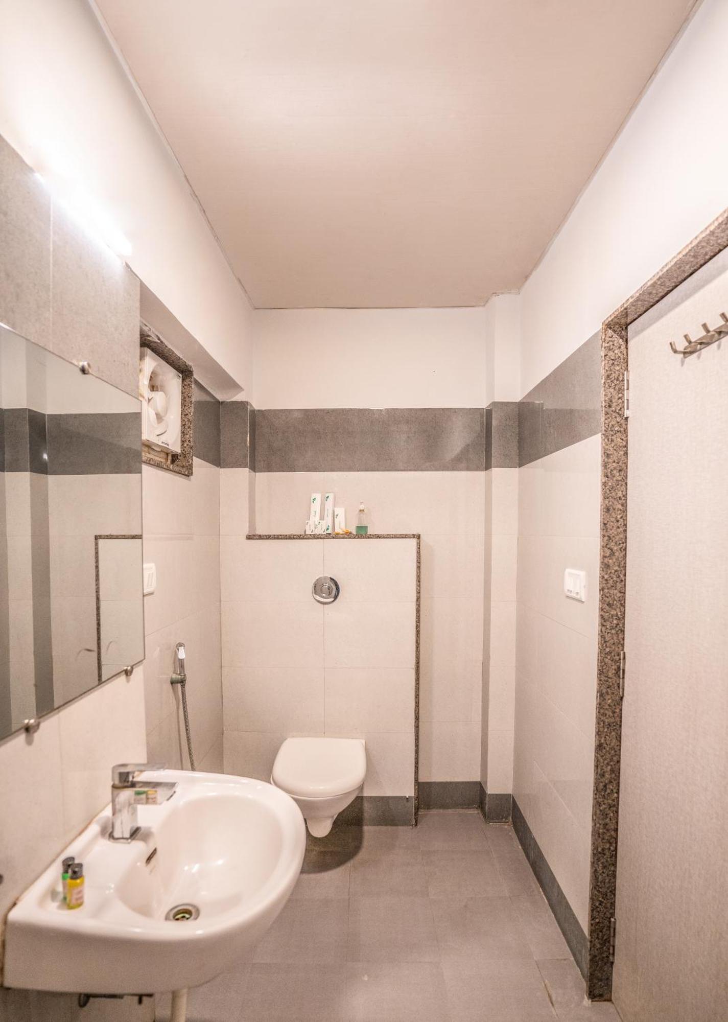 Hotel Naman Udaipur Kültér fotó