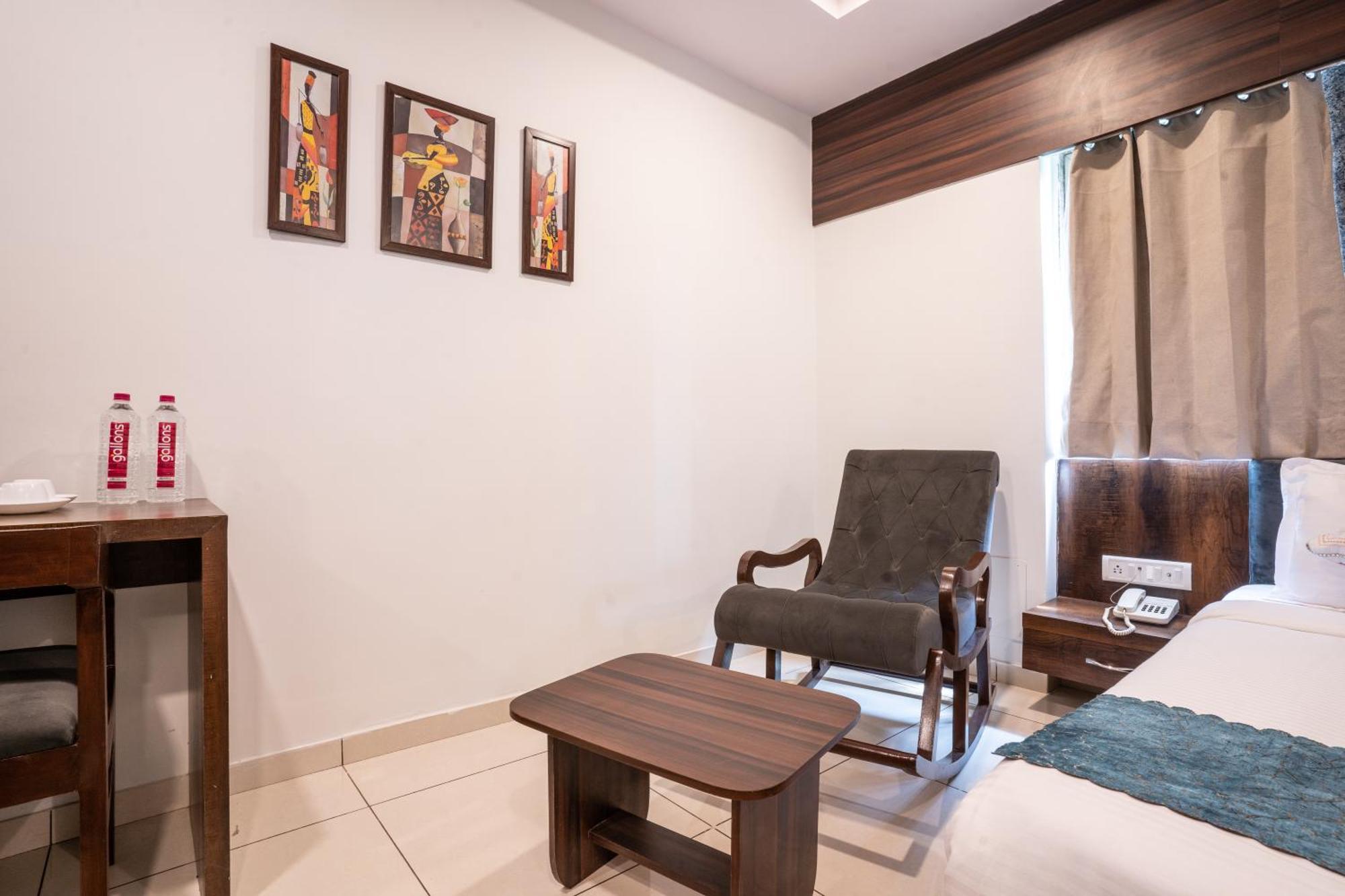 Hotel Naman Udaipur Kültér fotó