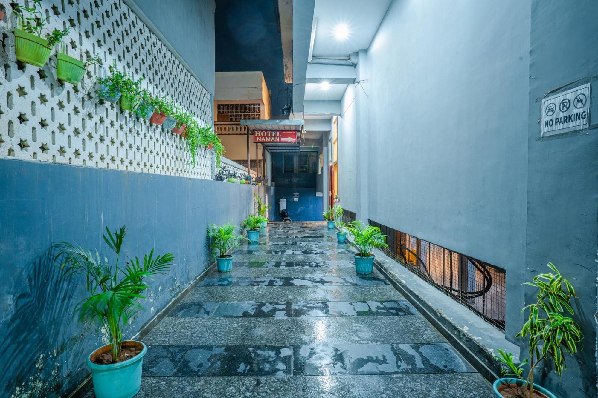 Hotel Naman Udaipur Kültér fotó