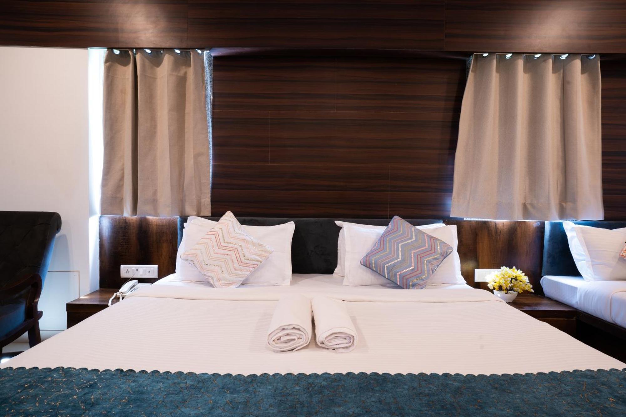 Hotel Naman Udaipur Kültér fotó