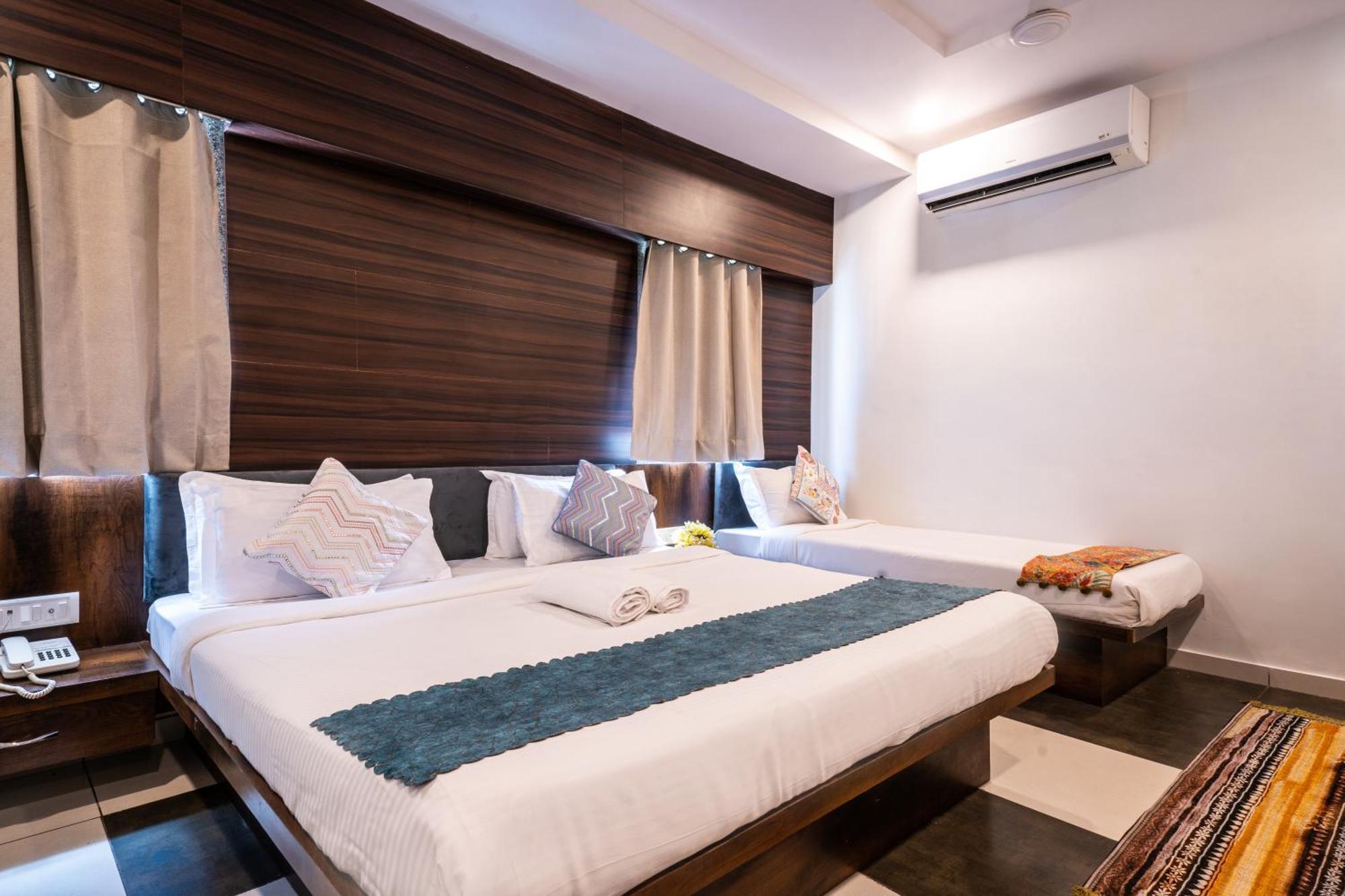 Hotel Naman Udaipur Kültér fotó