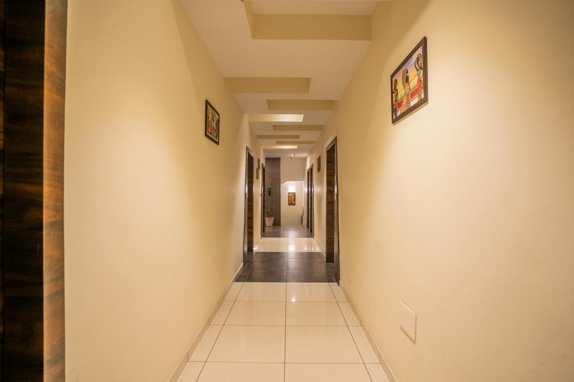 Hotel Naman Udaipur Kültér fotó
