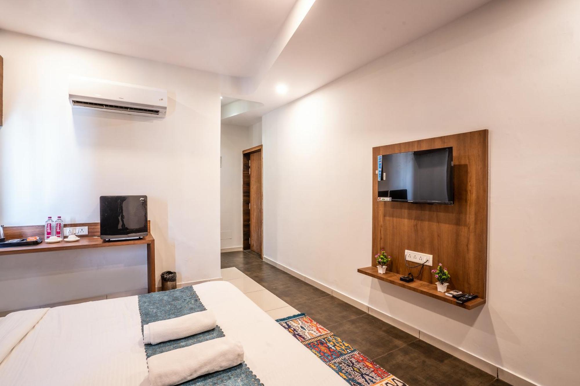Hotel Naman Udaipur Kültér fotó