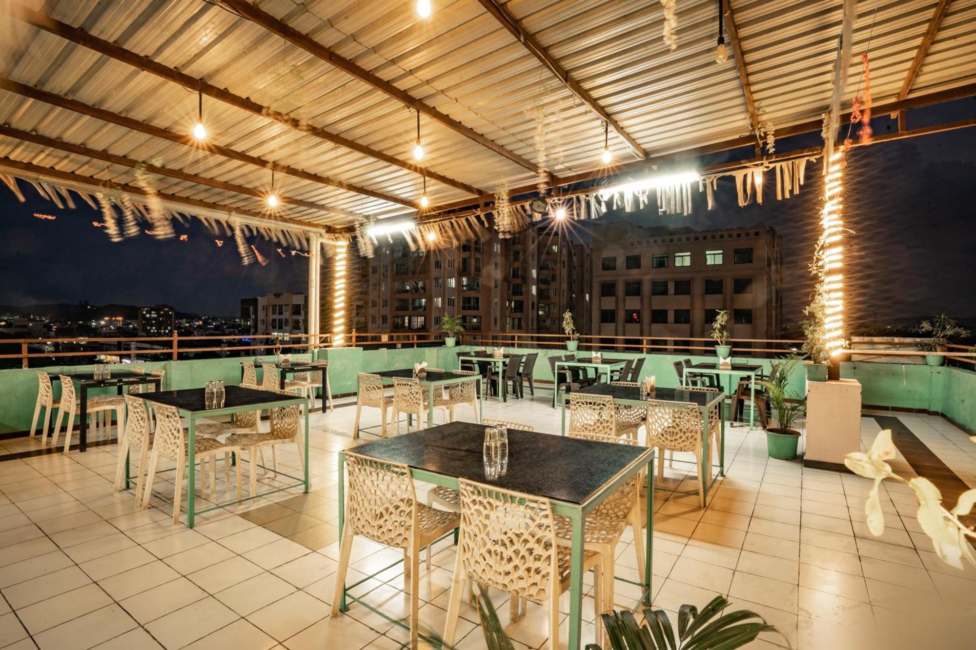 Hotel Naman Udaipur Kültér fotó