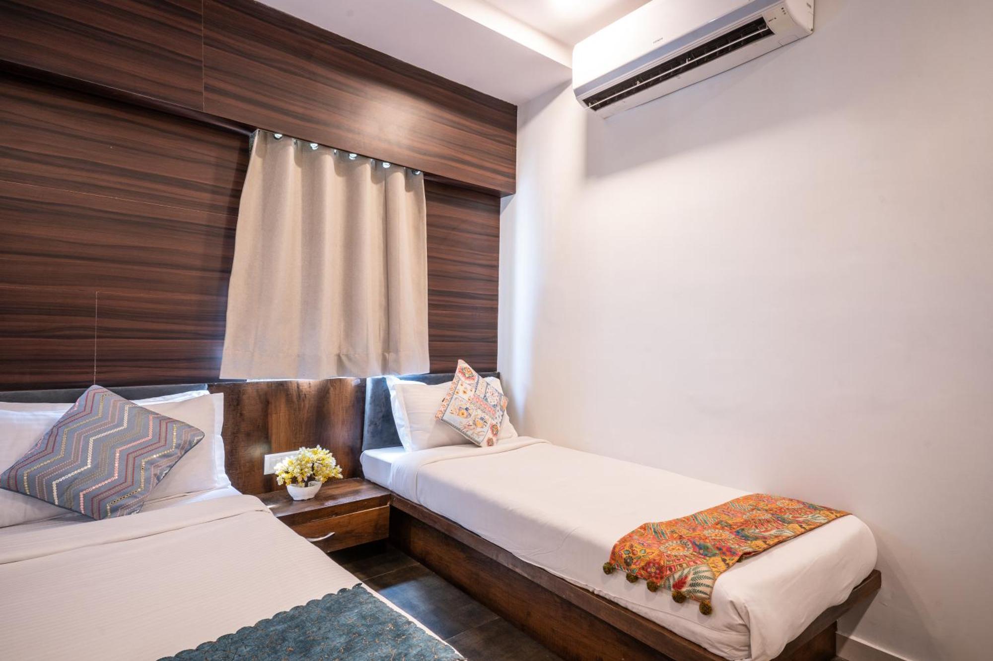Hotel Naman Udaipur Kültér fotó