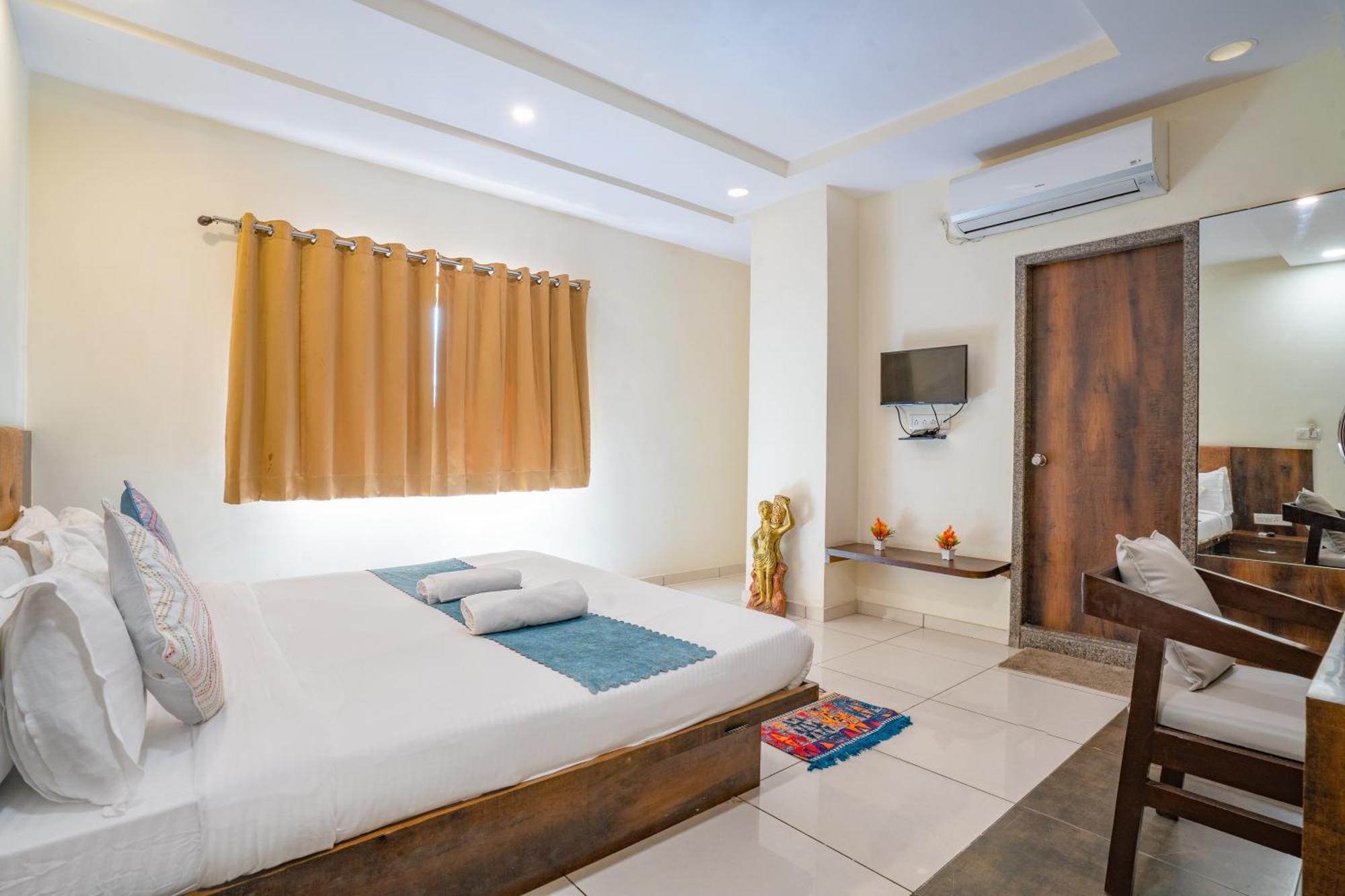 Hotel Naman Udaipur Kültér fotó
