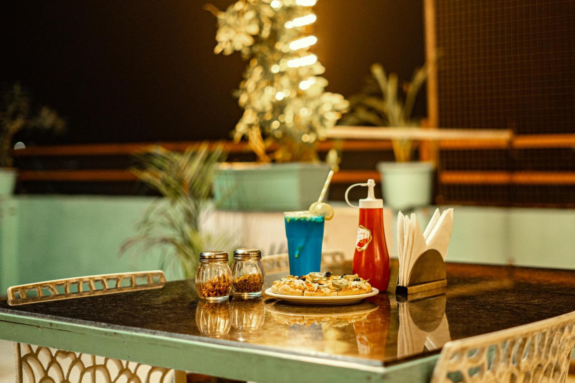 Hotel Naman Udaipur Kültér fotó