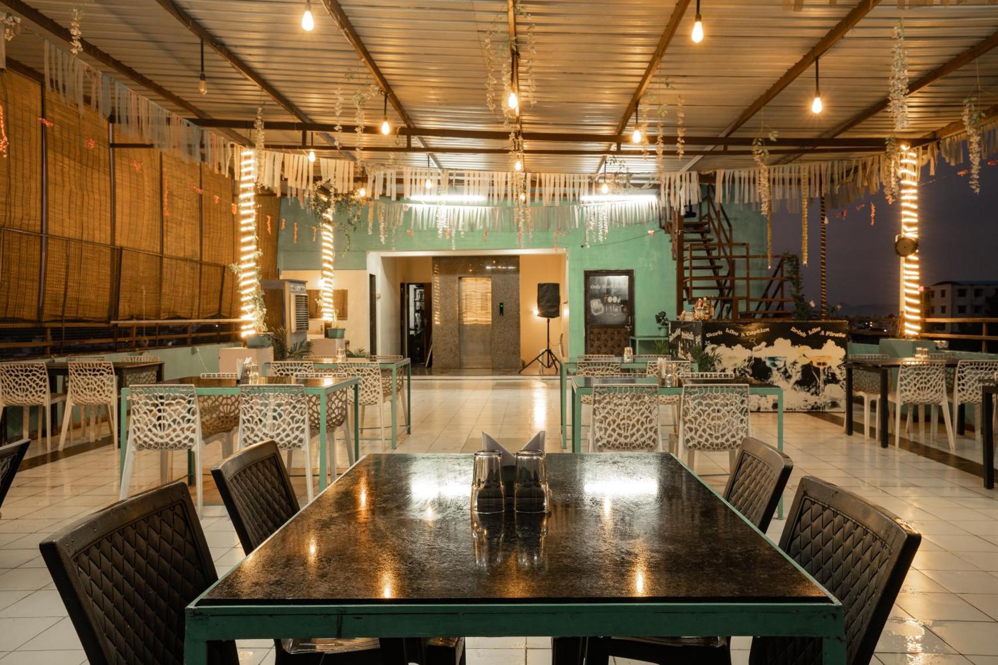 Hotel Naman Udaipur Kültér fotó